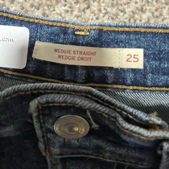 Blue Levi’s Wedgie Straight Leg Denim Jeans - Picture 6 of 6